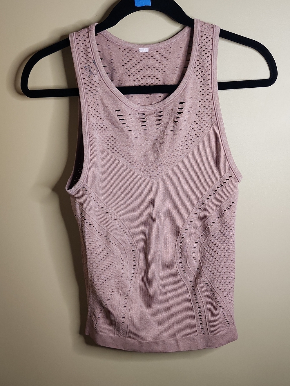 Alo Yoga Lark Tank in Heather Mauve. Est. Size S.
